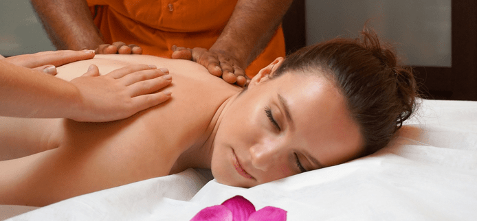 Lecznicze i relaksacyjne wykorzystanie masażu aromaterapeutycznego w gabinecie naturoterapeuty